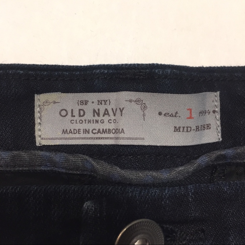 Old Navy Women’s Shorts - Picture 3 of 5